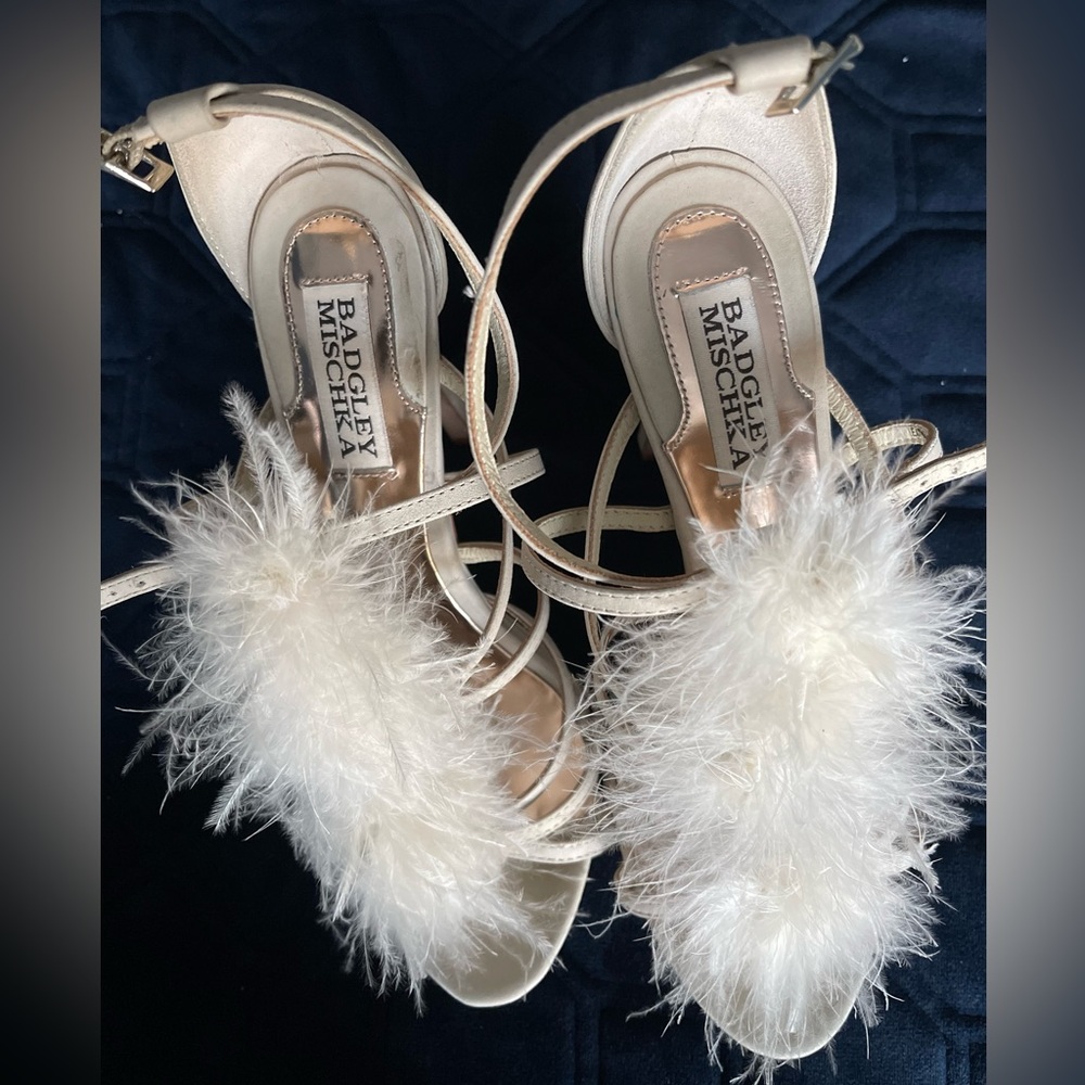 TIS THE SEASON TO UPGRADE YOUR SHOE GAME! Here’s the perfect party shoe.